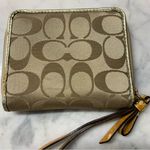 Coach  Poppy Bifold Zip Up Wallet Light Khaki Gold Photo 7