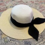 Saks 5th Avenue Saks Fifth Avenue Cream and Black Ribbon Hat Photo 0