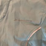 Brooks Long Sleeve Photo 1