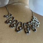 Odd oval faceted rhinestones statement silver tone necklace Photo 7