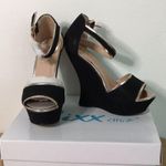 New Women’s Mixx Platform Wedge Sandals Strappy Suede Feel Black Silver Size 5.5 Photo 0