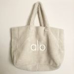 Alo Yoga Foxy Sherpa Tote Ivory Photo 2