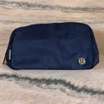 Lululemon  Ink Blue Everywhere Belt Bag- NWOT Photo 3