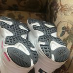 FILA  Women White, Black, and Pink Sneakers. Good condition. Photo 3