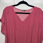 Hot Kiss Women's Pin Striped Red V-Neck Short Sleeve Top Size XL Lightweight Photo 2