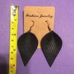 Earrings Black Teardrop Leaf Earrings in Faux Leather BRAND NEW Fish Hook Photo 3