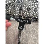 Roz & Ali  black & white stretch Fleur De Lis ankle  pants Size 14 Photo 4