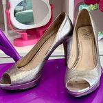 Vince Camuto  Silver Open Toe Leather Size 7 Pump Photo 0