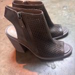 Kelsi Dagger  Womens 8 Brown Block Heels Used open peep-toe Sandals Leather Photo 4