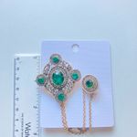 Vintage Baroque Green Crystal Brooch with Chain – Elegant Imitation Gem Pin Photo 2
