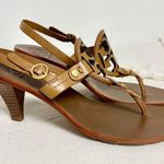 Tory Burch NWOT  Holly 2 Kitten Heel Logo Patent Thong Sandals Brown Women's 7M Photo 1