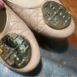 Tory Burch Claire Quilted Ballet Flats Porcelain size 9.5 gold logo Hardwear Photo 5