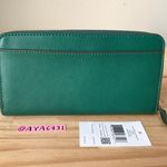 Kate Spade Wallet Photo 1