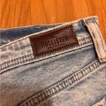 Hollister 3 / 26 Jean Shorts Curvy Ultra High Rise Mom Short 3" Button Fly NWT Photo 4