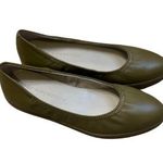 LOGO By Lori Goldstein Lori Goldstein Collection Slip On Leather Flat in Olive Green Size 5.5 New w Box Photo 0