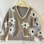 Boutique long sleeve flower women’s medium V Photo 0