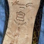 Kenneth Cole  MADE IN SPAIN 8M  BROWN REPTILE PATTERN PATENT LEATHER 2.5" PUMPS Photo 1