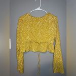 Honey Punch  Tie Front Cropped Long Sleeve Top size M- Mustaed/Ivory Photo 1
