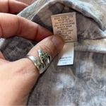 Chico’s Zenergy white gray black ombré floral print 3/4 sleeve top rhinestone L Size L Photo 7