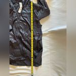 Fabletics  Women’s Kali Run Jacket Size M Hooded Packable Lightweight Nylon Vent Photo 6