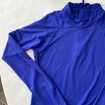 Athleta  North Point Long Sleeve Rashguard in Yacht Blue Size Medium Photo 3