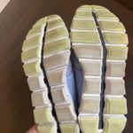 on cloud  Shoes Photo 4