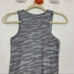 Under Armour Fitted Gray Camo Tank Top Size Small Photo 5