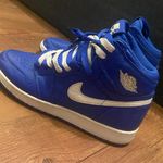 Jordan Sneakers Photo 3