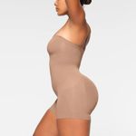 SKIMS NWOT  Strapless Sculpting Mid Thigh Bodysuit size XS Sienna Photo 2