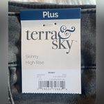Terra & Sky Nwt  high rise skinny jeans size 18W petite Photo 4