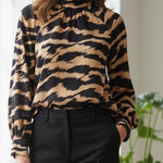 VERO MODA Tan and Black Abstract Print High-Neck Blouse Photo 0