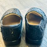 Alegria  Keli Black Embossed Paisley Shoes Size 37 US Size 7 Clog Nurse Photo 2
