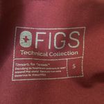 FIGS Kade Cargo Scrub Pants in Burgundy Size S Photo 7