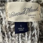 Universal Threads Universal thread women's size small chunky knit sweater with flared arms Photo 2
