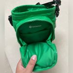 Lululemon Water Bottle Crossbody Bag with Front Pocket 2L - Green Punch Photo 10