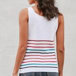 Multicolored striped v Photo 1