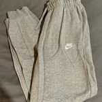 Nike Women’s Joggers Photo 0