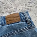 American Eagle Outfitters Women's Light Blue Denim Mom Pleated Shorts Size 0 Photo 4