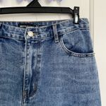 Pretty Little Thing EUC | women’s light wash high waisted straight cut jeans — 8 Photo 1