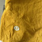 Lululemon LULU GOLD/YELLOW CROPPED TANK LOOSE SIZE 2 Photo 2