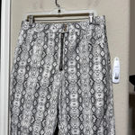 Pretty Little Thing  Faux Leather Pants Sz 10 Pull On White Snake reptile PU Photo 1