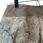 Athleta Gray Leaf Tropical Print Stash Pocket Athletic Running Shorts Women Sz S Photo 3