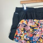 The North Face  Women's Running Shorts XL‎ Black Floral Lined Hydrenaline Tnf Photo 4