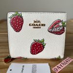 Coach Wallet Photo 1