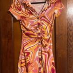 Vibrant retro style Swirl Button Photo 0