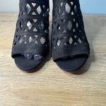 Vince Camuto ‎ Black Suede Cutout Block Heel Sandals 8.5W Peep Toe Slingback Photo 3