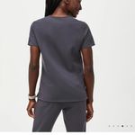 FIGS  Women’s One-Pocket Scrub Top – Charcoal – Size XL Photo 2