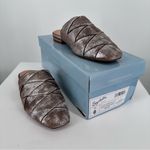 Seychelles  To Die For Metallic Pewter Leather Mules size 6 New in Box Flats Photo 1