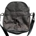 Lululemon  all night festival bag 5 L camo jacquard black deep coal Photo 6