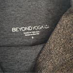 Beyond Yoga  SoftShine Wanderlust Cropped Leggings (Stardust Foil) Size Small Photo 6